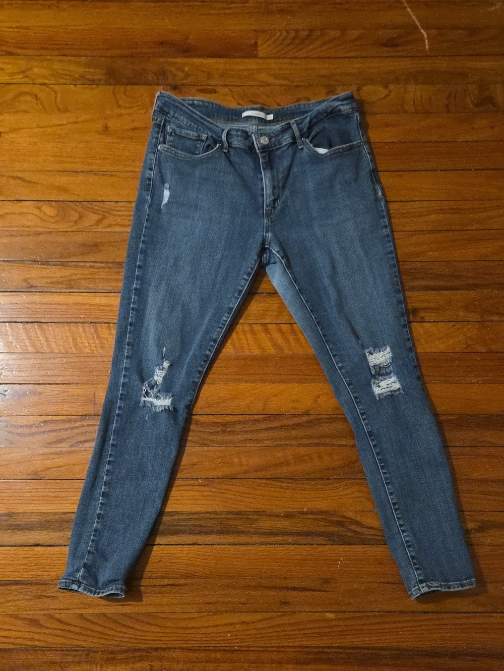 Levi's Women's Skinny Distressed Jeans in Blue Wash